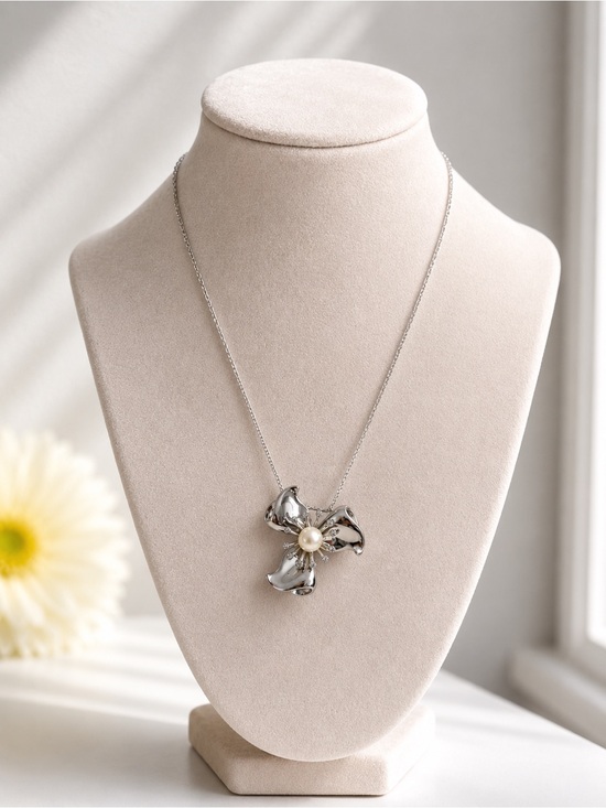 Unbranded Jewelry - Silver Flower Pendant Necklace Pearl Crystal Statement Vintage Style